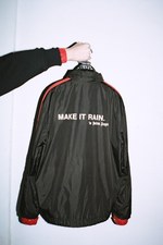 8 モンクレール パーム・エンジェルス 18年秋冬コレクション、赤＆黒の“カメレオンスタイル”｜写真22