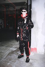 8 モンクレール パーム・エンジェルス 18年秋冬コレクション、赤＆黒の“カメレオンスタイル”｜写真25