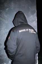 8 モンクレール パーム・エンジェルス 18年秋冬コレクション、赤＆黒の“カメレオンスタイル”｜写真27