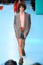 グッチ 2018-19年秋冬メンズコレクション - サイボーグ・ボーイはアブノーマルが基本｜写真17