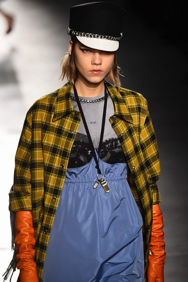 ヌメロ ヴェントゥーノ 2018-19年秋冬<span>コレクション</span> - 写真15