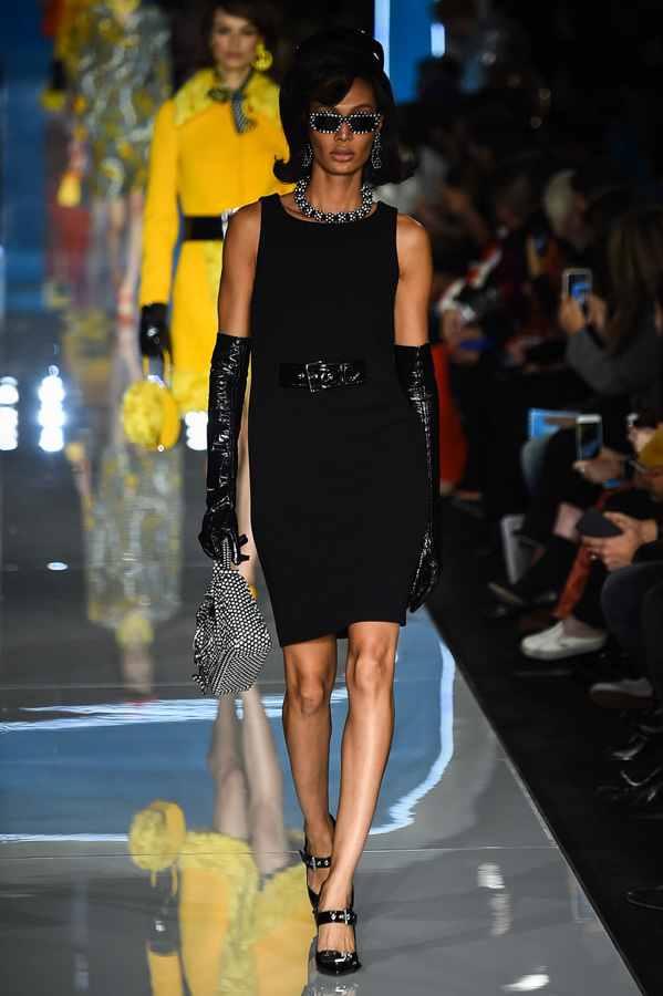 モスキーノ(MOSCHINO) 2018-19年秋冬ウィメンズコレクション  - 写真46