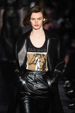 マックスマーラ 2018-19年秋冬コレクション - 強い光の奥底に眠る、伝統的な美と洗練さ｜写真6