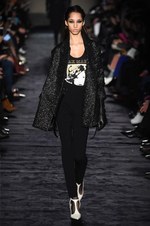 マックスマーラ 2018-19年秋冬コレクション - 強い光の奥底に眠る、伝統的な美と洗練さ｜写真45