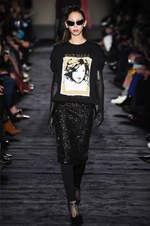 マックスマーラ 2018-19年秋冬コレクション - 強い光の奥底に眠る、伝統的な美と洗練さ｜写真50