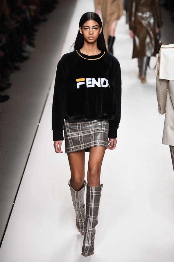 フェンディ(FENDI) 2018-19年秋冬ウィメンズコレクション シルエット - 写真6