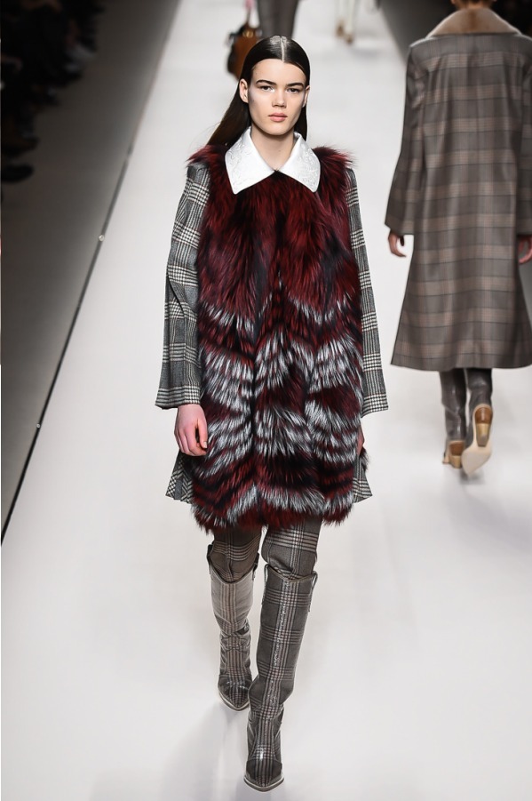 2018年秋冬FENDI フェンディ ケープスリーブ付きワンピース