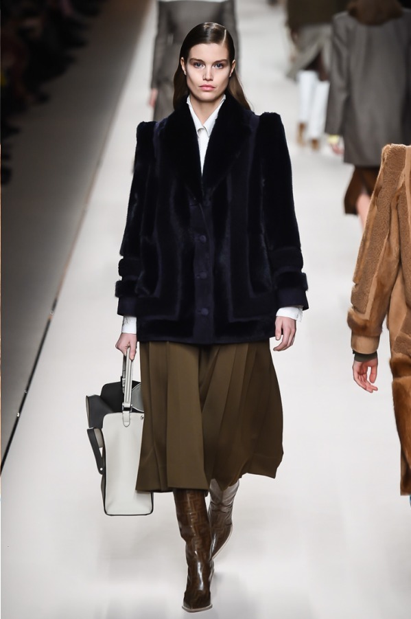 フェンディ(FENDI) 2018-19年秋冬ウィメンズコレクション  - 写真28