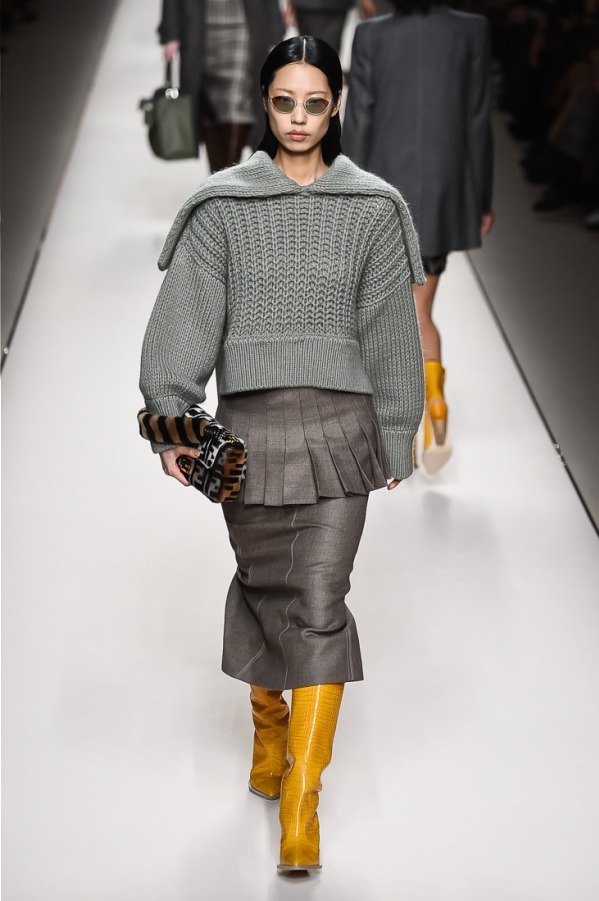 フェンディ(FENDI) 2018-19年秋冬ウィメンズコレクション シルエット - 写真26