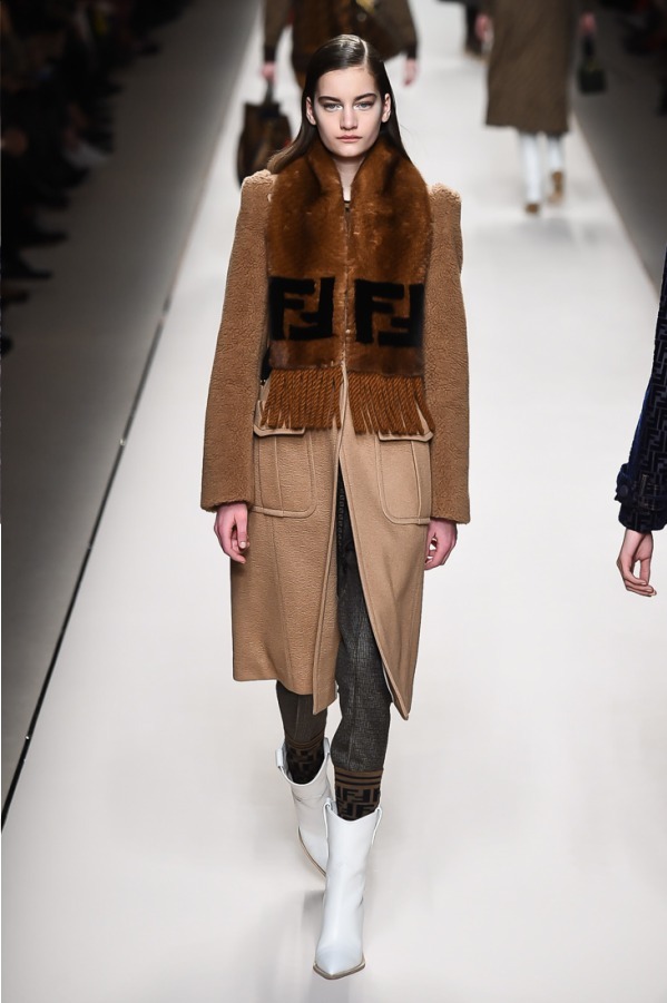 フェンディ(FENDI) 2018-19年秋冬ウィメンズコレクション  - 写真51