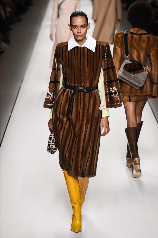 フェンディ(FENDI) 2018-19年秋冬ウィメンズコレクション シルエット - 写真33