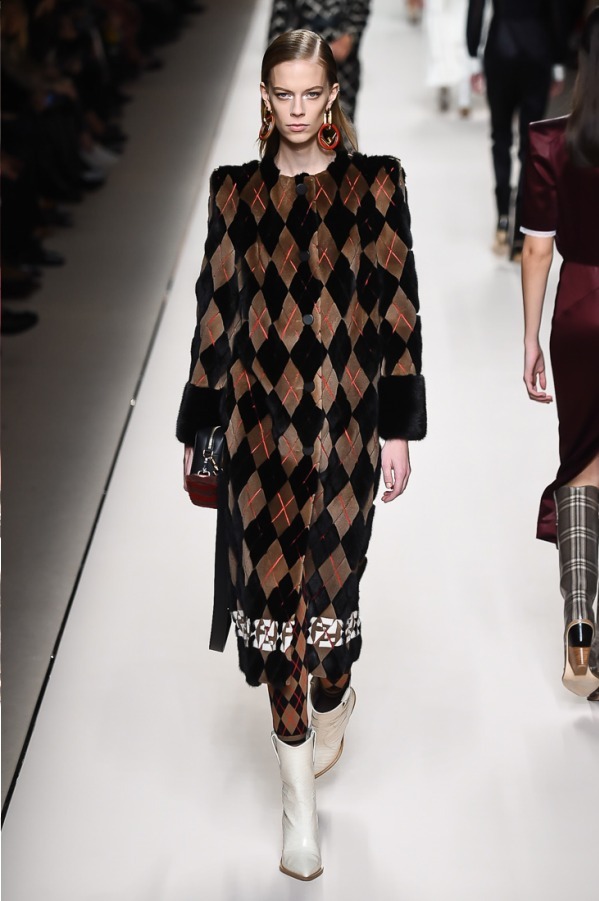 フェンディ(FENDI) 2018-19年秋冬ウィメンズコレクション  - 写真71