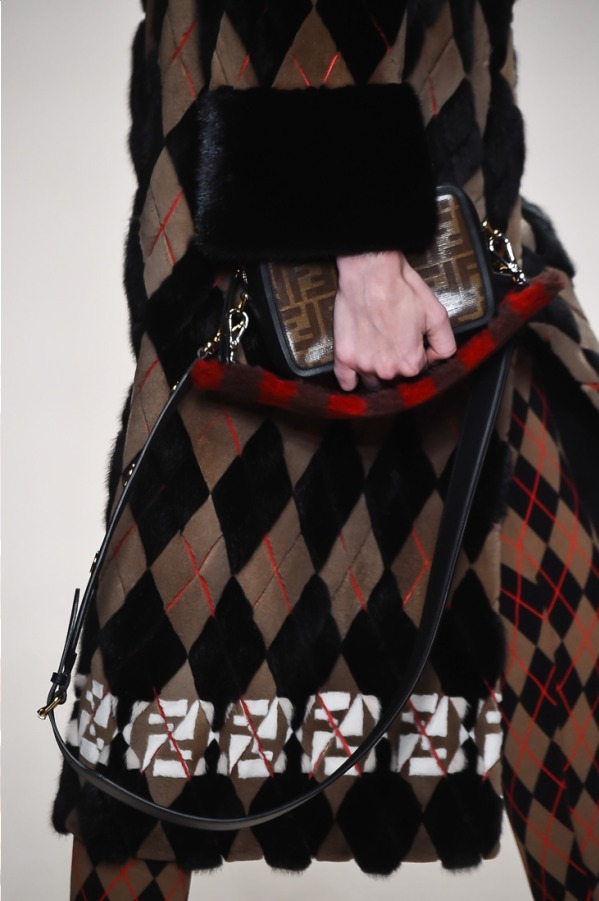 フェンディ(FENDI) 2018-19年秋冬ウィメンズコレクション ディテール - 写真31