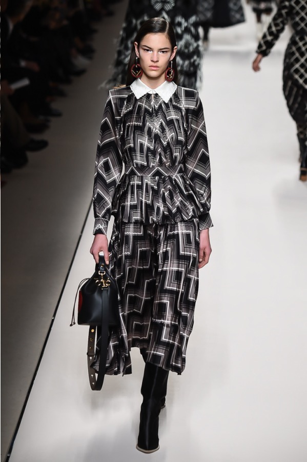 フェンディ(FENDI) 2018-19年秋冬ウィメンズコレクション  - 写真74