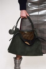 フェンディ 2018年秋冬コレクション - 現代女性は強く優しく生きることはできるのだろうか｜写真4