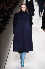 フェンディ 2018年秋冬コレクション - 現代女性は強く優しく生きることはできるのだろうか｜写真36