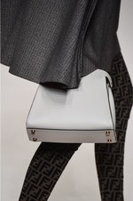 フェンディ 2018年秋冬コレクション - 現代女性は強く優しく生きることはできるのだろうか｜写真40