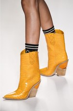 フェンディ 2018年秋冬コレクション - 現代女性は強く優しく生きることはできるのだろうか｜写真44