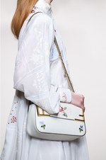 フェンディ 2018年秋冬コレクション - 現代女性は強く優しく生きることはできるのだろうか｜写真63