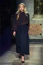 アンテプリマ 2018-19年秋冬コレクション - 冬に芽吹いたモダンロマンス｜写真1