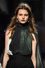 アンテプリマ 2018-19年秋冬コレクション - 冬に芽吹いたモダンロマンス｜写真10