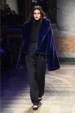 アンテプリマ 2018-19年秋冬コレクション - 冬に芽吹いたモダンロマンス｜写真12