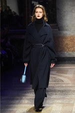 アンテプリマ 2018-19年秋冬コレクション - 冬に芽吹いたモダンロマンス｜写真13