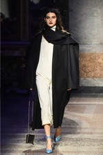 アンテプリマ 2018-19年秋冬コレクション - 冬に芽吹いたモダンロマンス｜写真15