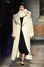 アンテプリマ 2018-19年秋冬コレクション - 冬に芽吹いたモダンロマンス｜写真24