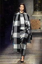 アンテプリマ 2018-19年秋冬コレクション - 冬に芽吹いたモダンロマンス｜写真26