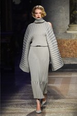 アンテプリマ 2018-19年秋冬コレクション - 冬に芽吹いたモダンロマンス｜写真29