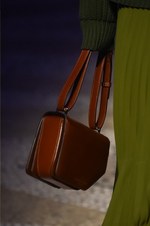 アンテプリマ 2018-19年秋冬コレクション - 冬に芽吹いたモダンロマンス｜写真33