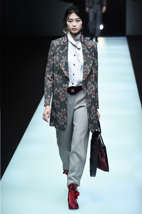 ジョルジオ アルマーニ(Giorgio Armani) 2018-19年秋冬ウィメンズコレクション シルエット - 写真25