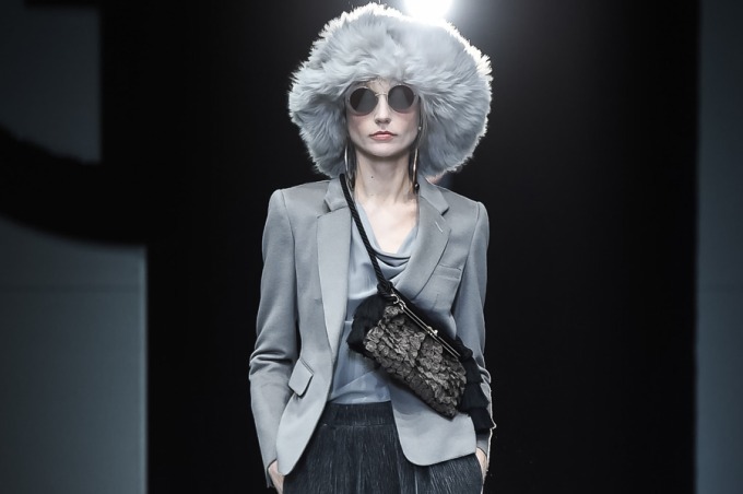 ジョルジオ アルマーニ 2018年秋冬コレクション - 小さなひねりを集めて作る味のある雰囲気