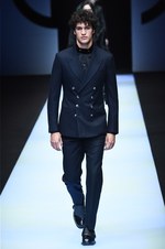 ジョルジオ アルマーニ 2018年秋冬コレクション - 小さなひねりを集めて作る味のある雰囲気｜写真75