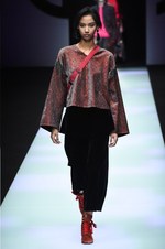 ジョルジオ アルマーニ 2018年秋冬コレクション - 小さなひねりを集めて作る味のある雰囲気｜写真81