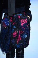 ジョルジオ アルマーニ 2018年秋冬コレクション - 小さなひねりを集めて作る味のある雰囲気｜写真93