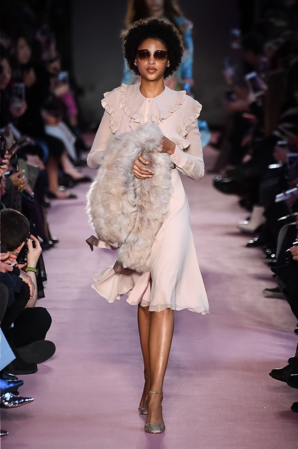 ブルマリン(Blumarine) 2018-19年秋冬ウィメンズコレクション  - 写真2