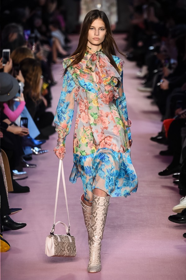 ブルマリン(Blumarine) 2018-19年秋冬ウィメンズコレクション シルエット - 写真3