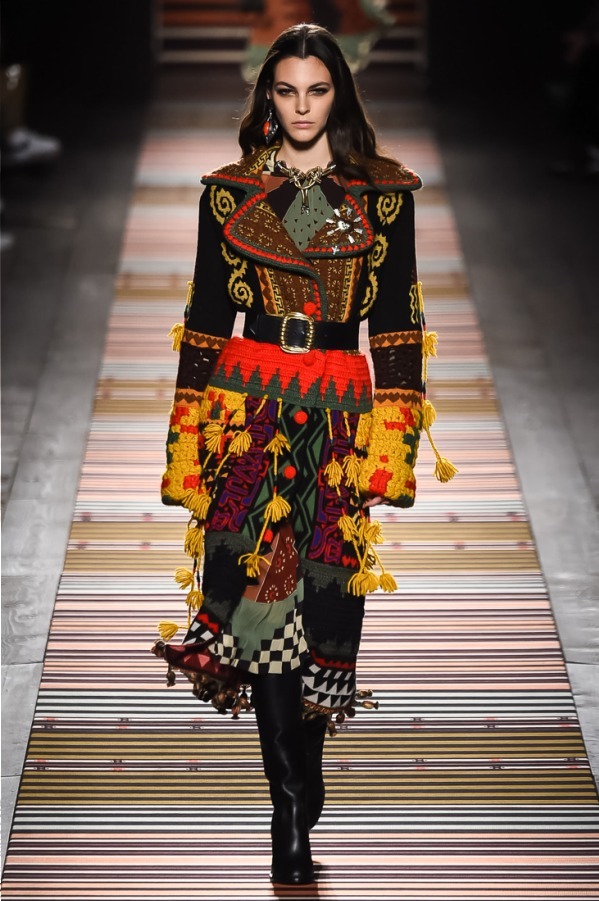 エトロ(ETRO) 2018-19年秋冬ウィメンズコレクション シルエット - 写真1