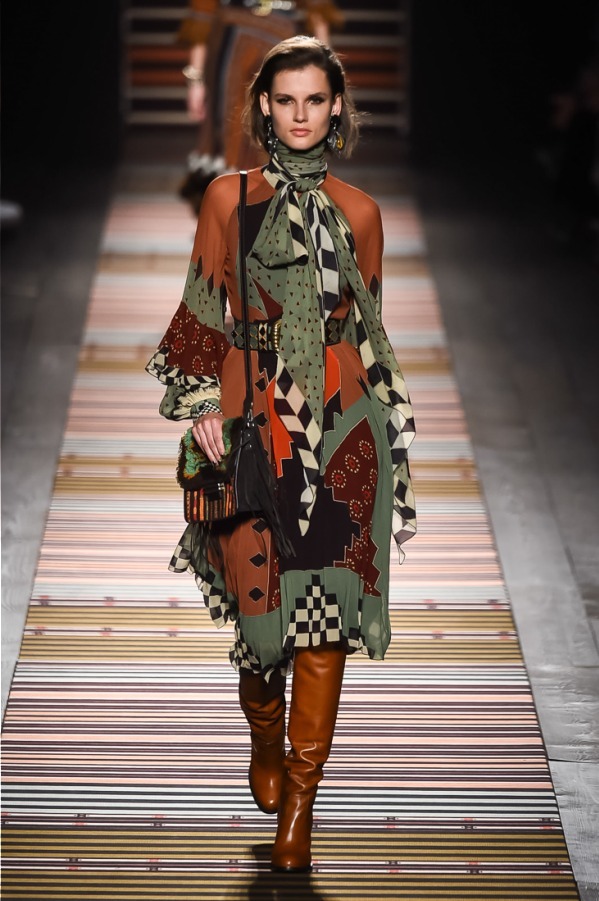 エトロ(ETRO) 2018-19年秋冬ウィメンズコレクション シルエット - 写真2