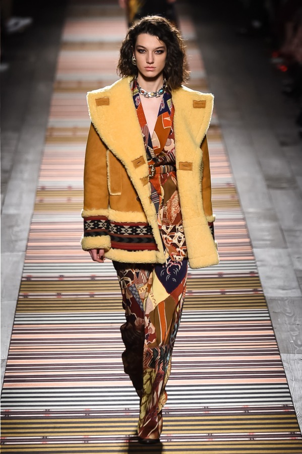 エトロ(ETRO) 2018-19年秋冬ウィメンズコレクション - ファッションプレス