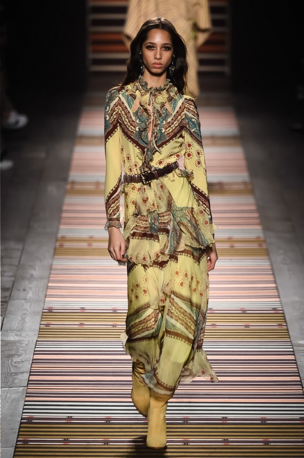 エトロ(ETRO) 2018-19年秋冬ウィメンズコレクション シルエット - 写真29