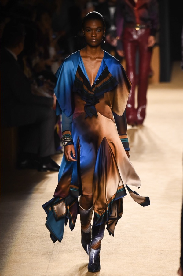 ロベルト カヴァリ(roberto cavalli) 2018-19年秋冬ウィメンズコレクション  - 写真31