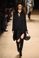 ロベルト カヴァリ 2018-19年秋冬コレクション - グラムロックの雰囲気を纏って｜写真6