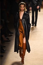 ロベルト カヴァリ 2018-19年秋冬コレクション - グラムロックの雰囲気を纏って｜写真26