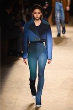 ロベルト カヴァリ 2018-19年秋冬コレクション - グラムロックの雰囲気を纏って｜写真37