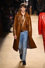 ロベルト カヴァリ 2018-19年秋冬コレクション - グラムロックの雰囲気を纏って｜写真38