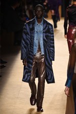 ロベルト カヴァリ 2018-19年秋冬コレクション - グラムロックの雰囲気を纏って｜写真42