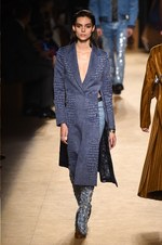 ロベルト カヴァリ 2018-19年秋冬コレクション - グラムロックの雰囲気を纏って｜写真44